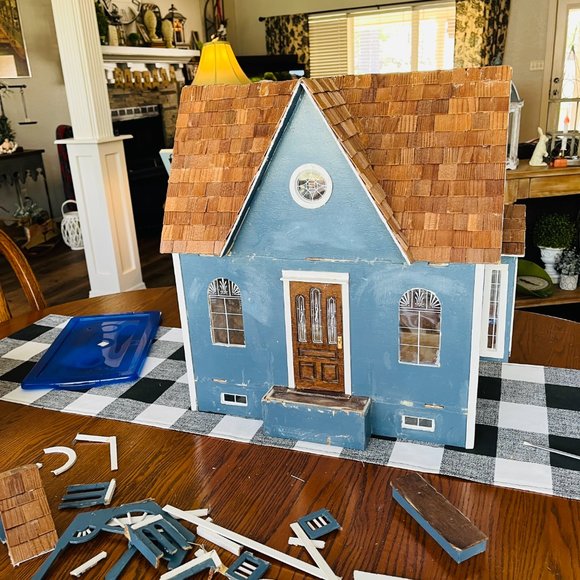 DOLL HOUSE RENO DONE! - Picture 4 of 17